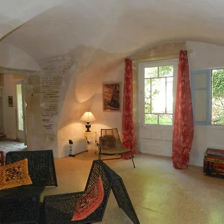 Sleeps 5 Pool Wifi Argilliers