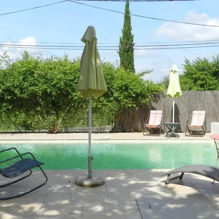 Sleeps 5 Pool Wifi בית נופש