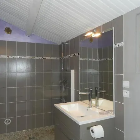 Sleeps 5 Pool Wifi *